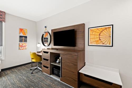 Hampton Inn Longview Room Type - KING W  FRIDGE MICROWAVE