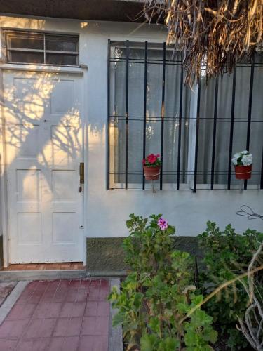 One-Bedroom House image 6
