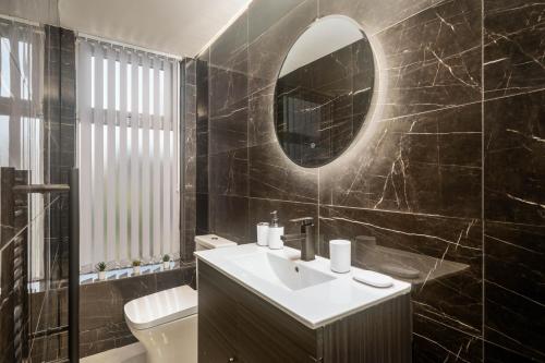 Layla Apt 4 - Central Stay with Parking, Liverpool (Foto 7)