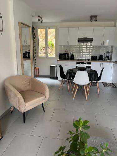 Beau 2P, très équipé, localisation parfaite/AC, Villefranche-sur-Mer (fotografie 2)