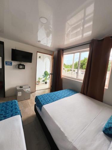 1 double bed, 1 twin bed