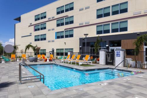 Aloft Glendale at Westgate - image 9