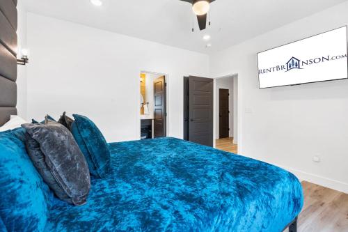 Amazing Views of Table Rock, Pvt Hot Tub, Theatre Room, Free Daily Tickets to Branson Attractions!