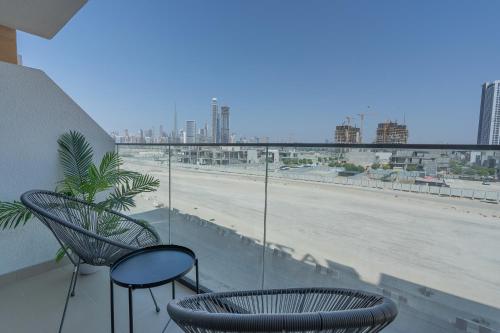 Nasma Luxury Stays - Azizi Riviera 6 Cozy Studio with Burj Khalifa View, Dubai