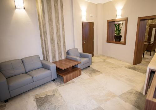 Hotel City Bell - image 12