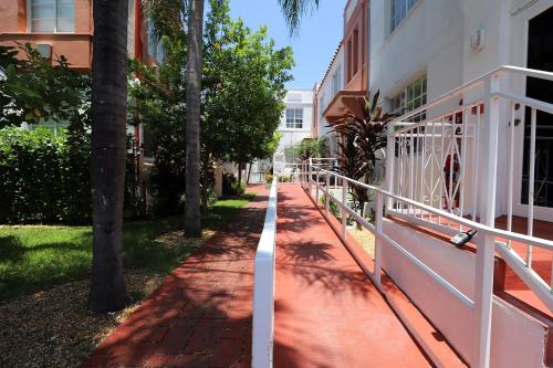 South Beach Steps to Ocean Drive Free Parking & Pet Friendly in Miami Beach, USA
