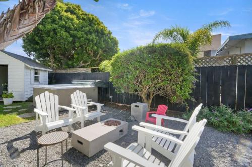 Coastal Palm Haven - With Hot Tub in Carlsbad, USA