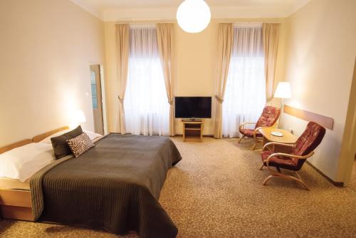 Quadruple Room image 4