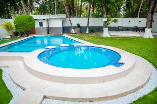 Entire Racho La Libertad, playa San Diego Wi-Fi