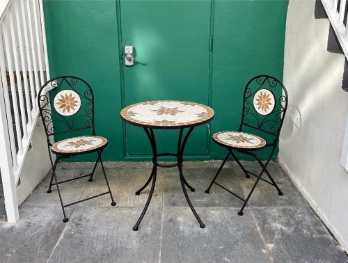 Miami Beach Apartment with Private Patio Free Parking Family Friendly No Pet Fee in Miami Beach, USA