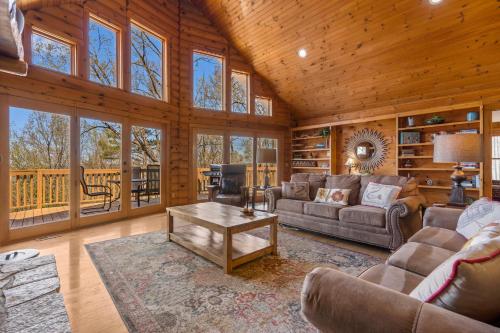 Hideaway Lodge in Ridgedale, USA