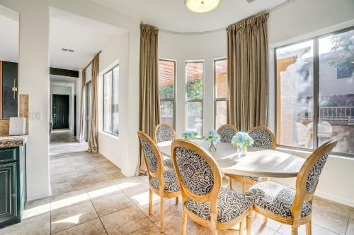 Pool Access and Private Patio Litchfield Park Home! in ลิตช์ฟิลด์พาร์ค