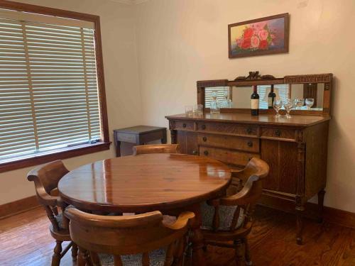 Short walk from Festival Acadien UL & Girard Park Short walk from Festival Acadien UL & Girard Park