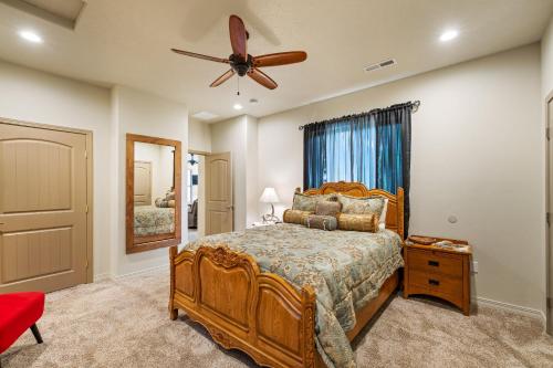 Bogie Bungalow - Walk to lake bar & restaurant - Near golf course - AC - Fireplace - Pet Ok - image 4
