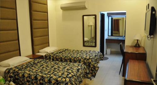 Hotel Dreamz Residency Ideally located in the Shakti Colony area, Hotel Dreamz Residency promises a relaxing and wonderful visit. The property features a wide range of facilities to make your stay a pleasant experience. Ser