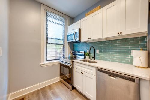 Central Philadelphia Apartment 3 Mi to Downtown in Philadelphia, USA