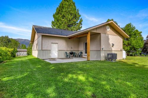 Bogie Bungalow - Walk to lake bar & restaurant - Near golf course - AC - Fireplace - Pet Ok - image 7