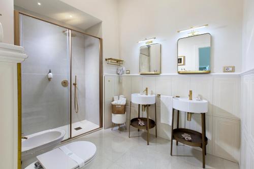 King Room with Spa Bath image 3