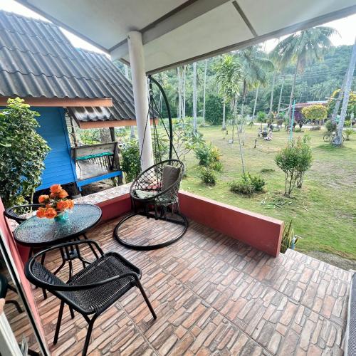 Lee Red House in Ao Phrao