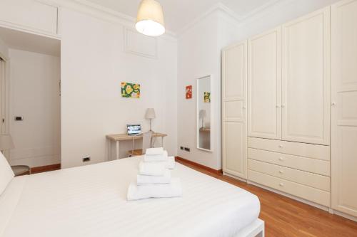 Hostly-Wood and Colors Rome Midtown-Just 7min to Colosseum, Rome (photo 8)