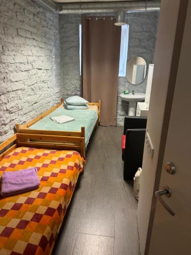 2 twin beds