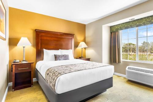 Best Western California City Inn & Suites - image 3