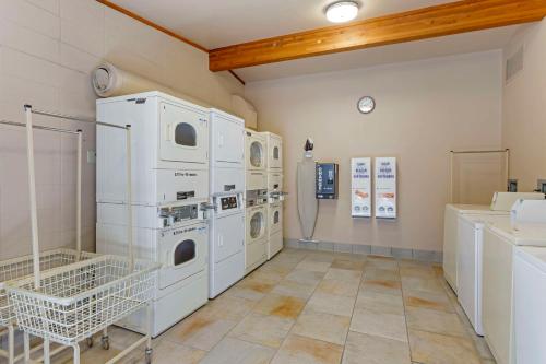 Best Western Sunset Inn - image 7