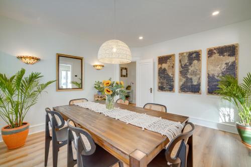 Walk to Beach Pet-Friendly Ventnor City Retreat! in Ventnor City, USA