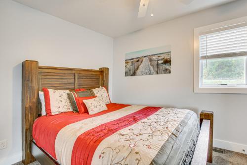 Spacious Home with Dock on Lake Leelanau! in Suttons Bay, USA