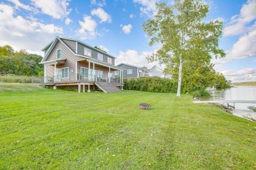 Spacious Home with Dock on Lake Leelanau! in Suttons Bay, USA