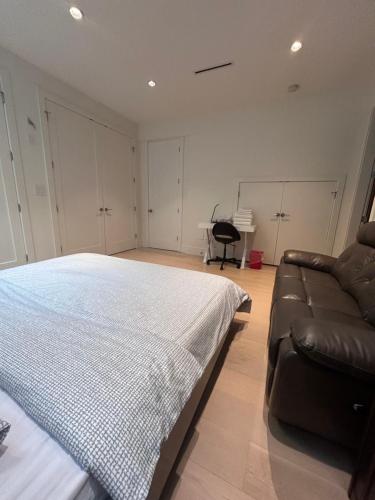 King Size Bedroom with Private Bath & Living Room in Vancouver, Canada