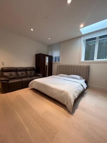 King Size Bedroom with Private Bath & Living Room in Vancouver, Canada