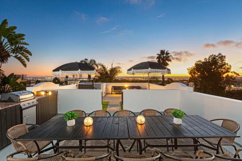 Sunset Terrace-Hot Tub-King Bed-Game Room-Parking in San Diego, USA