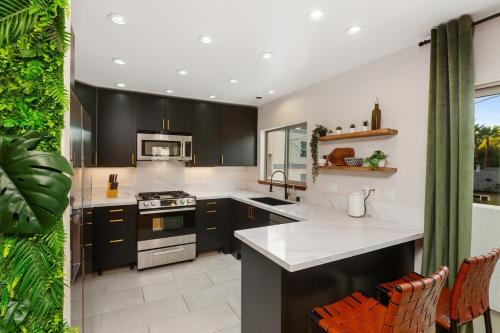 Sunset Terrace-Hot Tub-King Bed-Game Room-Parking in San Diego, USA