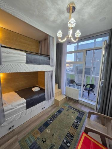 2 bunk beds