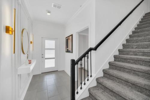 Luxury 4 Bedroom Storey Lake Townhome 2444Reading townhouse in Kissimmee, USA