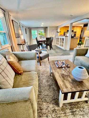 Lakeside Haven Retreat in Barnstable, USA