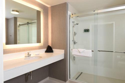 SpringHill Suites Des Moines West - image 11