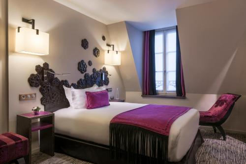 Les Jardins De La Villa The 4-star Les Jardins De La Villa offers comfort and convenience whether youre on business or holiday in Paris. Both business travelers and tourists can enjoy the propertys facilities and services.