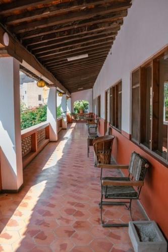 Hotel y Restaurant Embajadoras in กัวนาฮัวโต