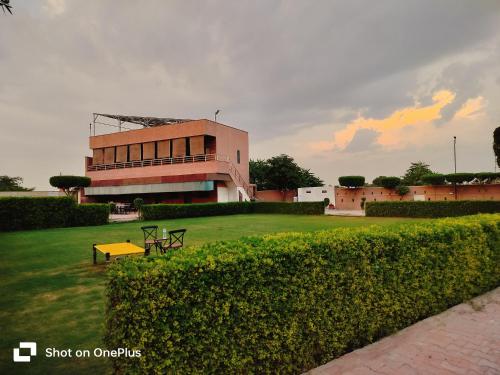 ทัศนียภาพภายนอกโรงแรม, Apple Resort & Restaurant in สิโรดิ