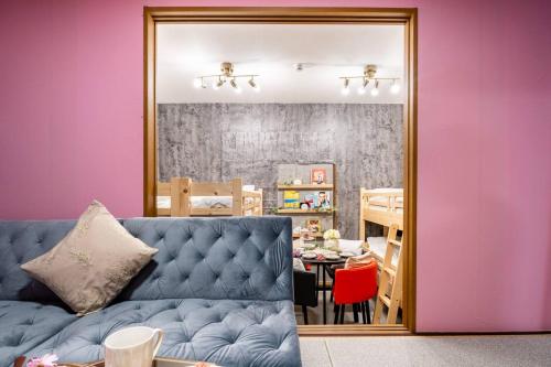 0s-19mins walk to tsutenkaku Dotonbori nanba