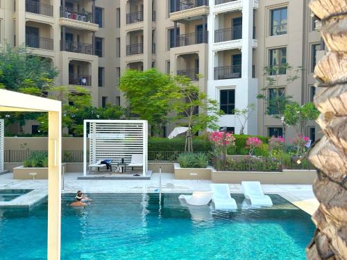 Ultra Luxury Flat with Amazing Pool Near to Burj, Dubaj (zdjęcie 3)