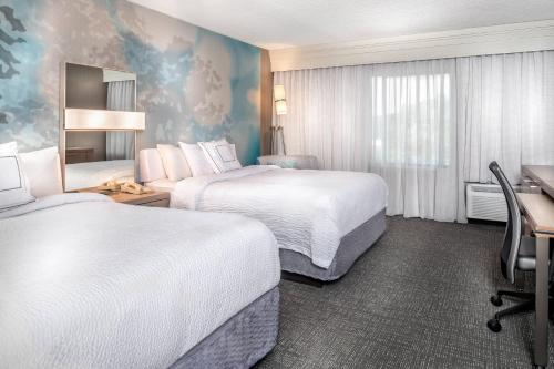 Queen Room with Two Queen Beds - Non-Smoking