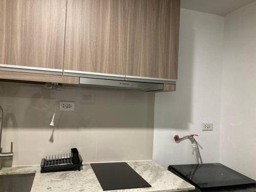 Park Mckinley West 1BR Balcony near BGC Makati Airport, Manila (photo 11)