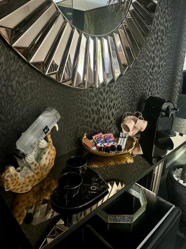 Love Room Secret-private jacuzzi spa & cinéma Bucuresti (Love Room Secret-private jacuzzi spa & cinema Bucuresti) in بيبيرا