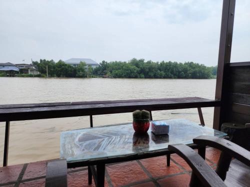 RUEN CHANG Riverside in Muaeng / Paknam