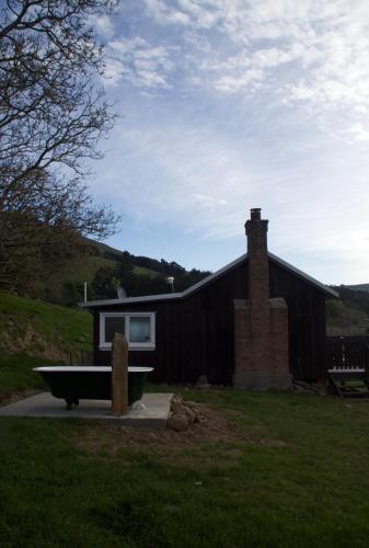 Okains Bay West Peak Cottage