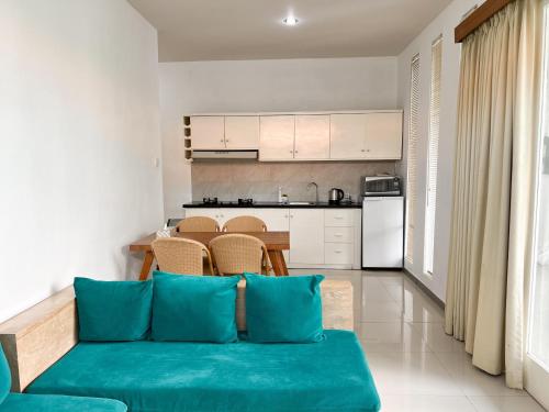 Apartment with Pool View  image 10