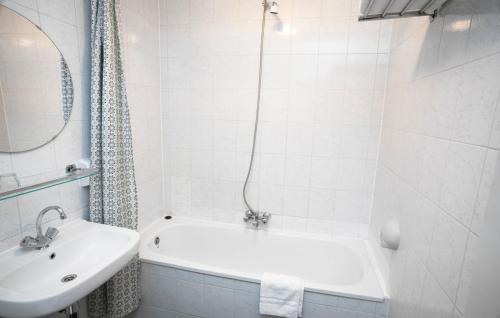 Delta Hotel City Center - image 5